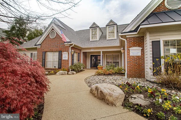 $1,950 | 3908 Penderview Drive, Unit 628, Fairfax, VA 22033
