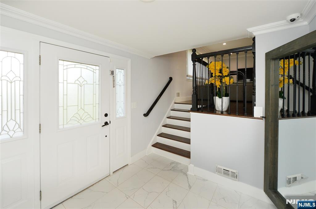 154 Middlesex Avenue Paramus, NJ 07652 - Photo 16 of 32