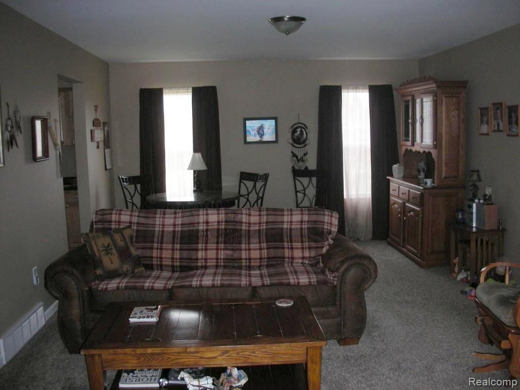 1809 Bullock Road Lapeer, MI 48446 - Photo 9 of 26 Great Room