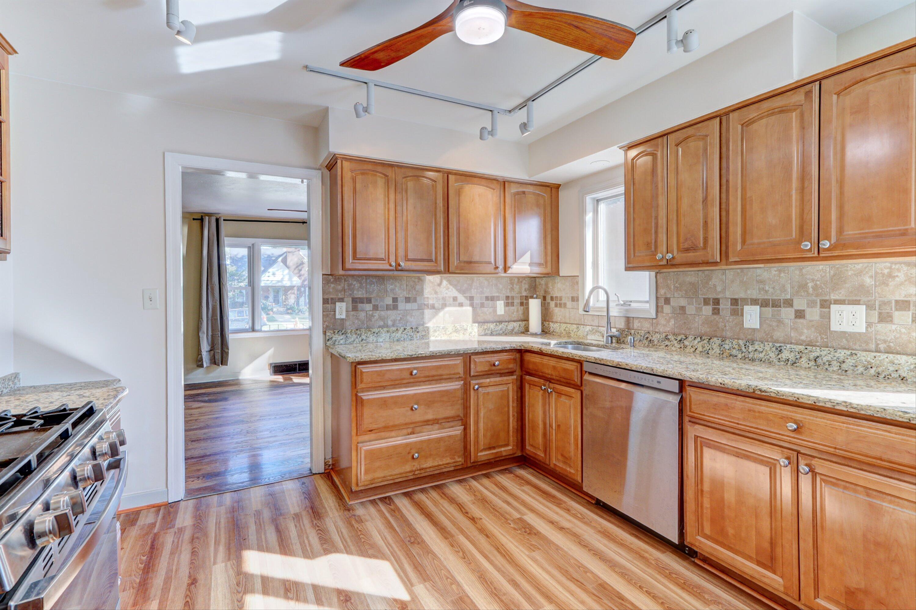 304 Beverly Place Munster, IN 46321 - Photo 33 of 57 3000x2000