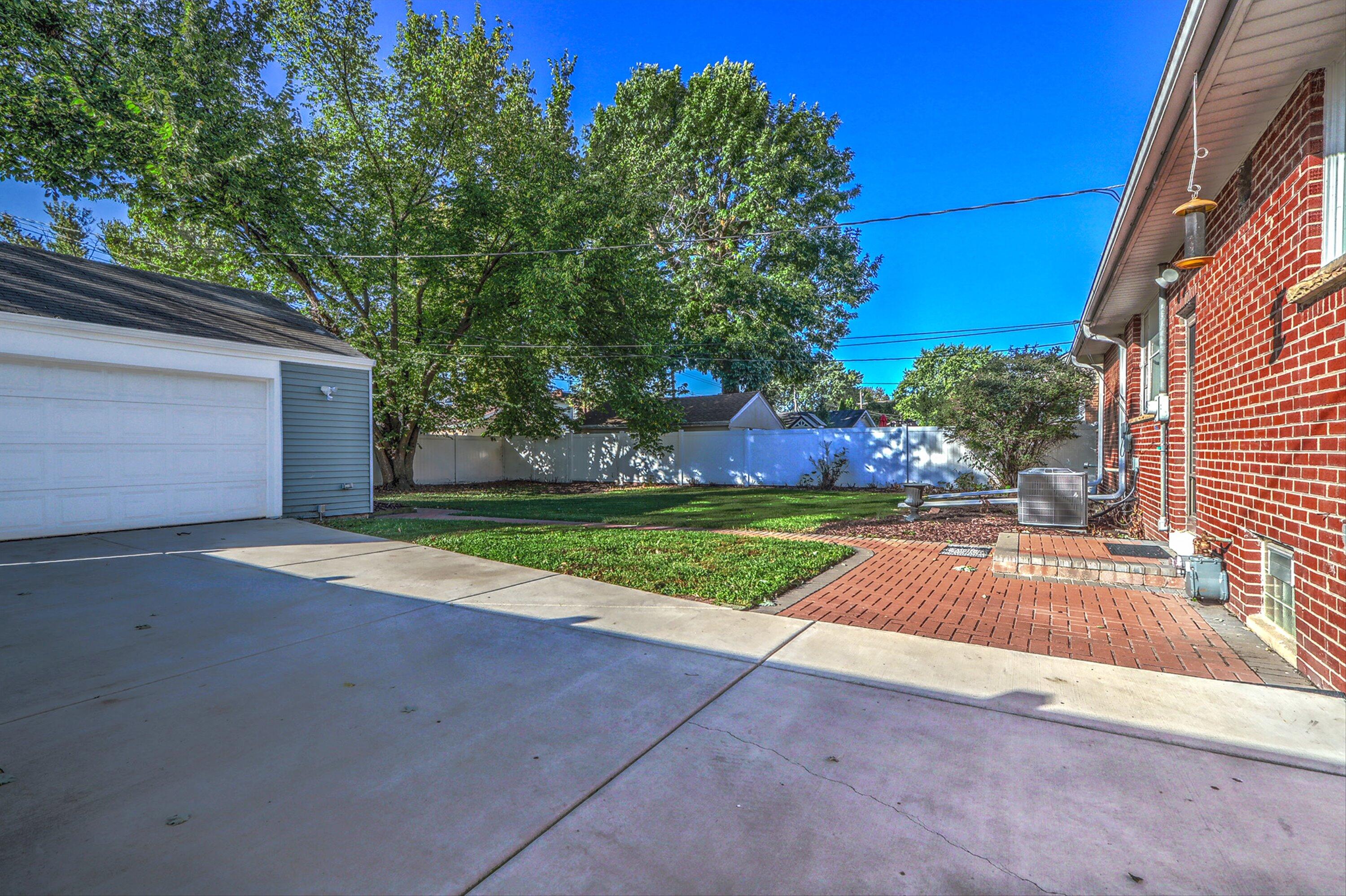 304 Beverly Place Munster, IN 46321 - Photo 40 of 57 3000x1998