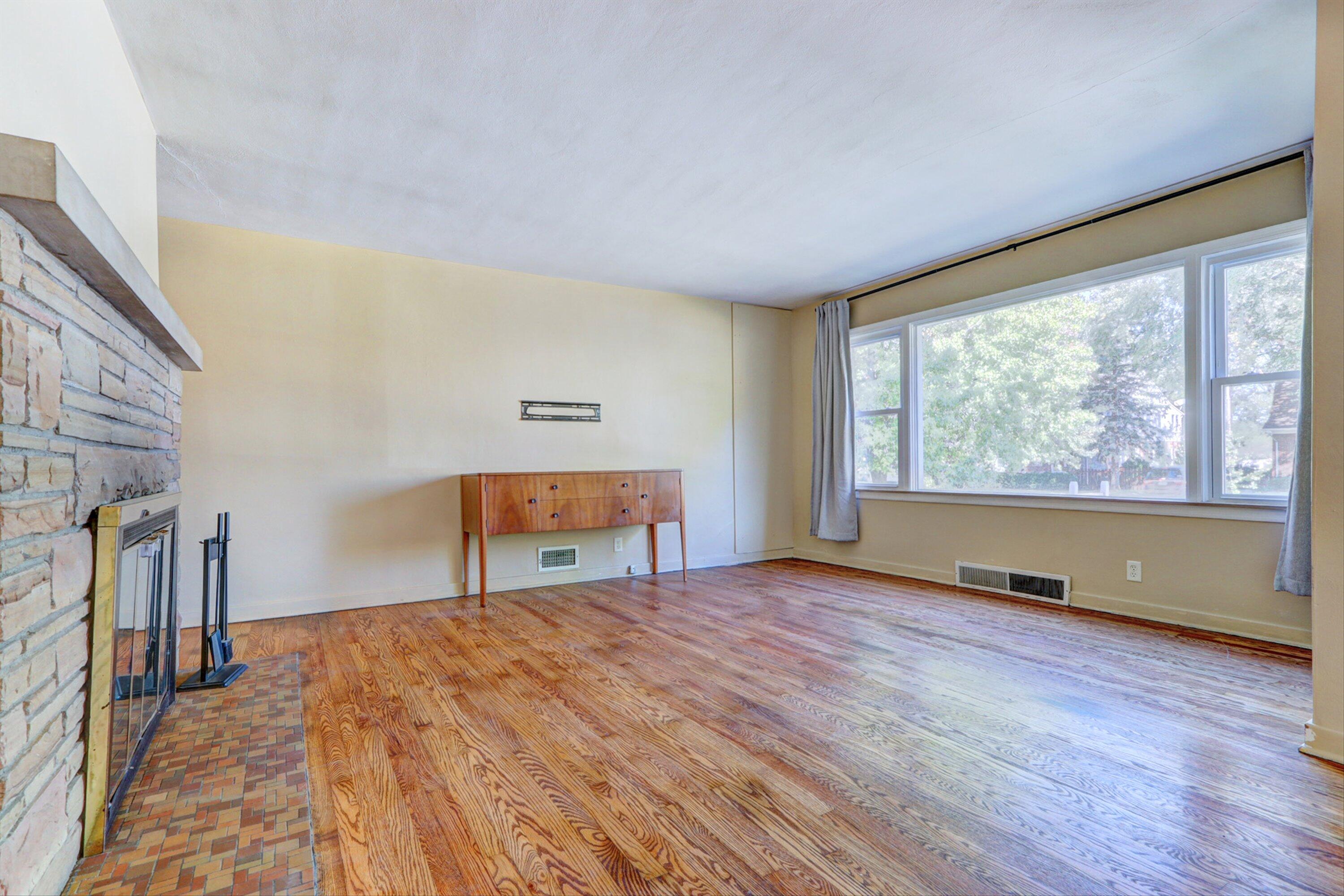 304 Beverly Place Munster, IN 46321 - Photo 9 of 57 3000x2000