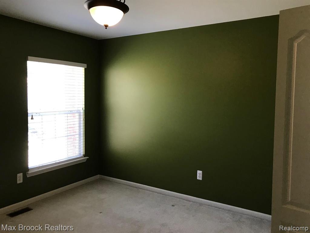 30389 Bradmore Road Warren, MI 48092 - Photo 13 of 22