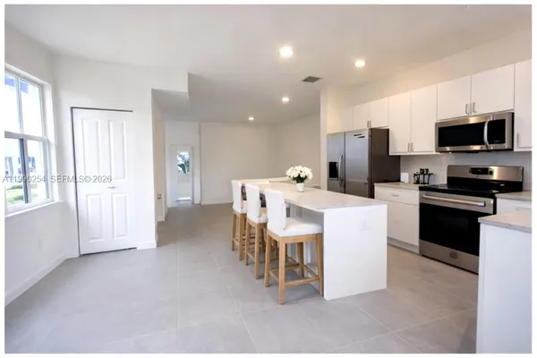 $2,600 | 27640 Southwest 156th Court, Homestead, FL 33032