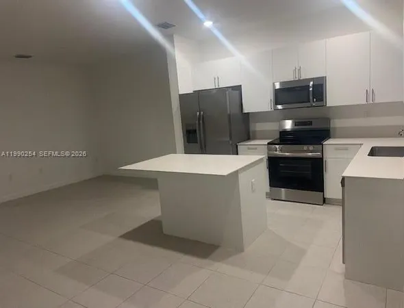 $2,600 | 27640 Southwest 156th Court, Homestead, FL 33032