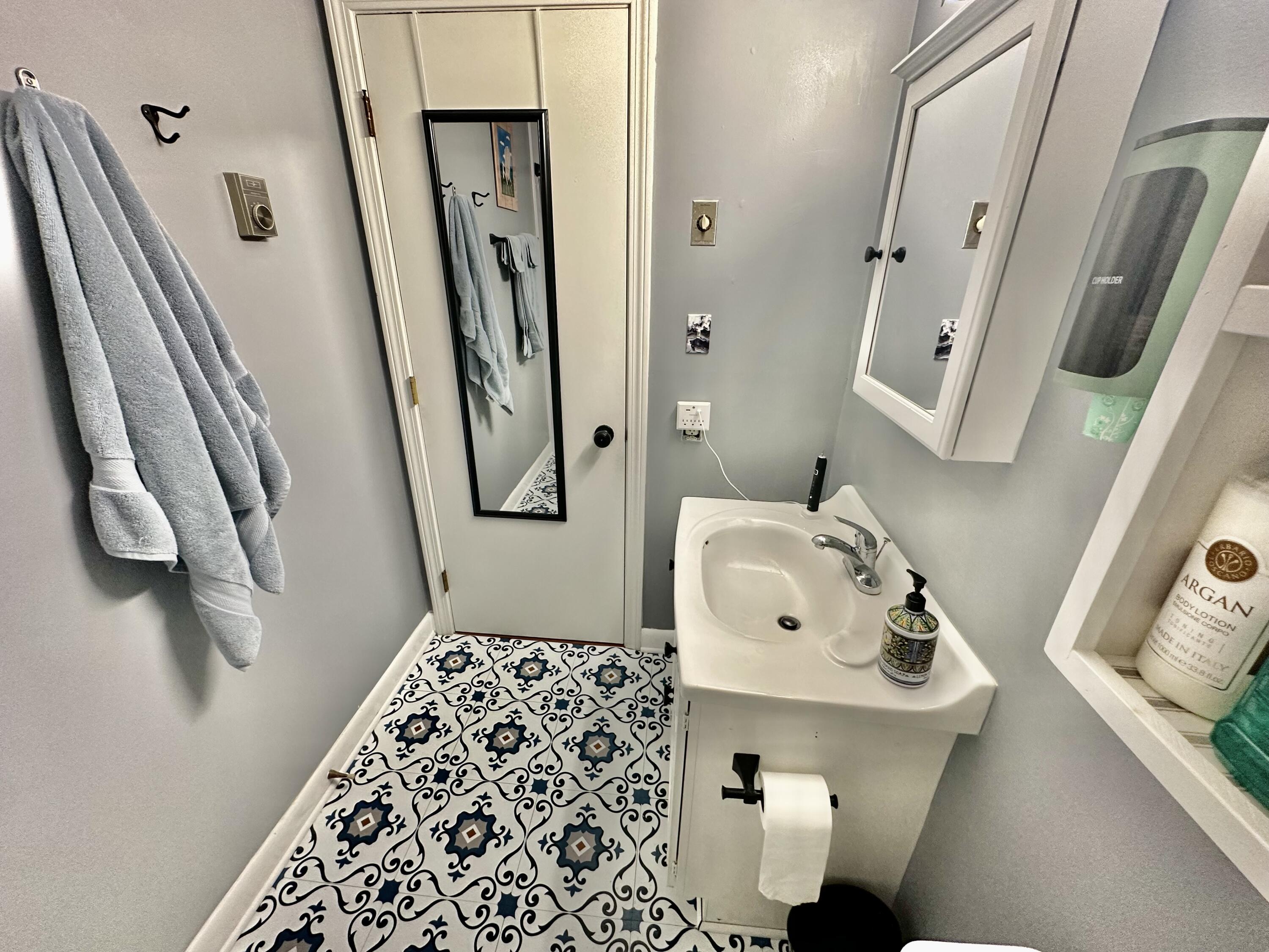 80 Silver Street, Unit 8 Waterville, ME 04901 - Photo 10 of 17 Bath