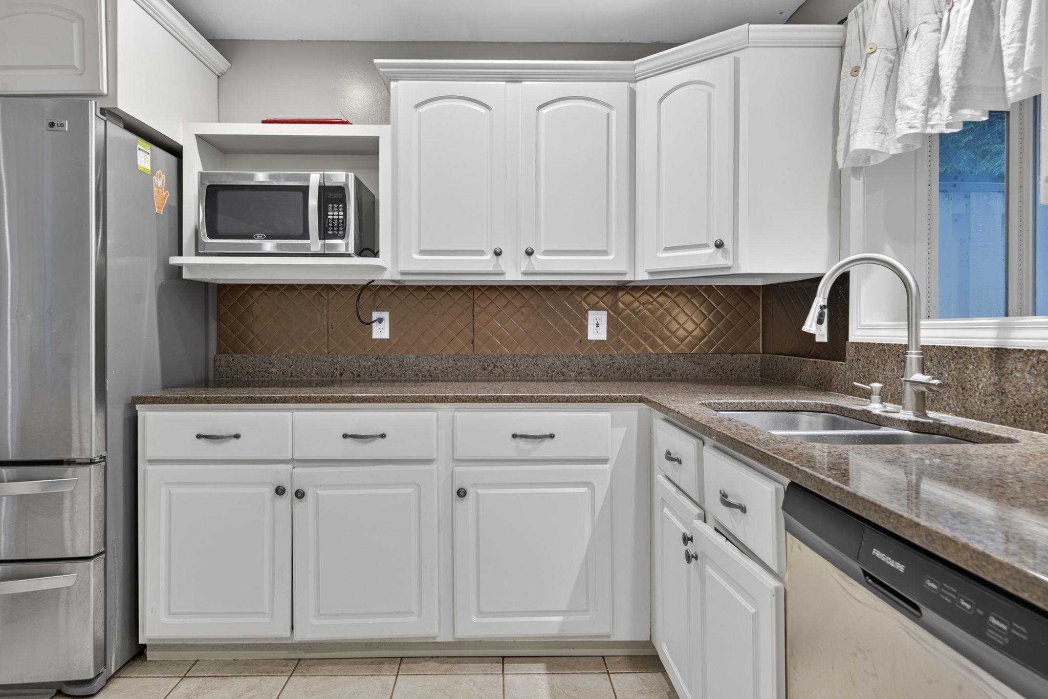 12 Ryan Road, Unit B Goffstown, NH 03045 - Photo 9 of 60