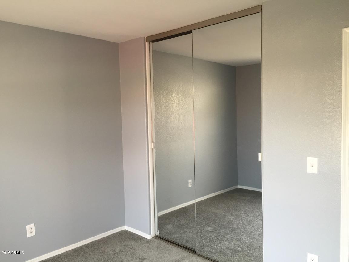 7142 West Zak Road Phoenix, AZ 85043 - Photo 8 of 45 a view of an empty room