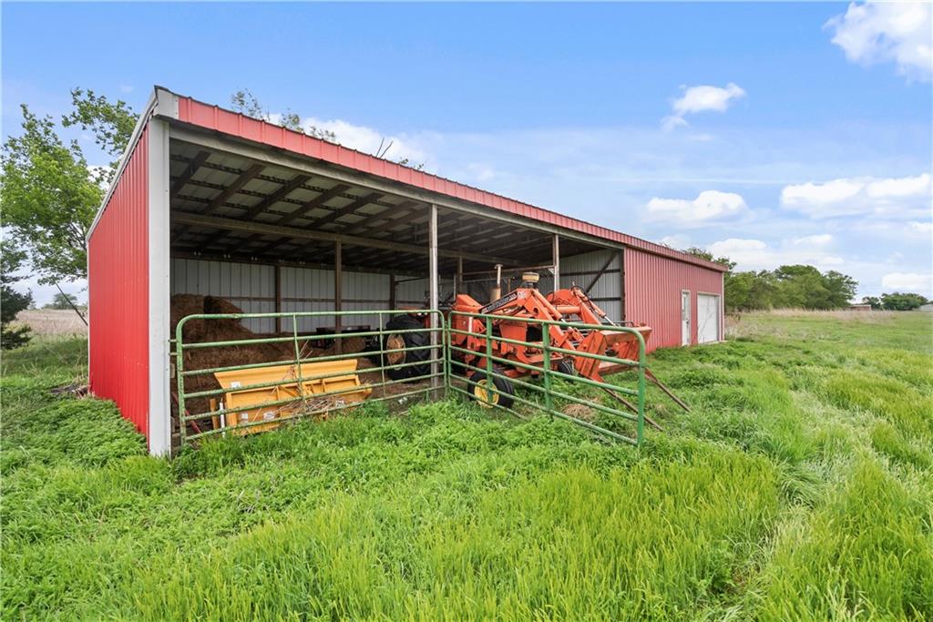 1504 17000 Road Parsons, KS 67357 - Photo 77 of 90