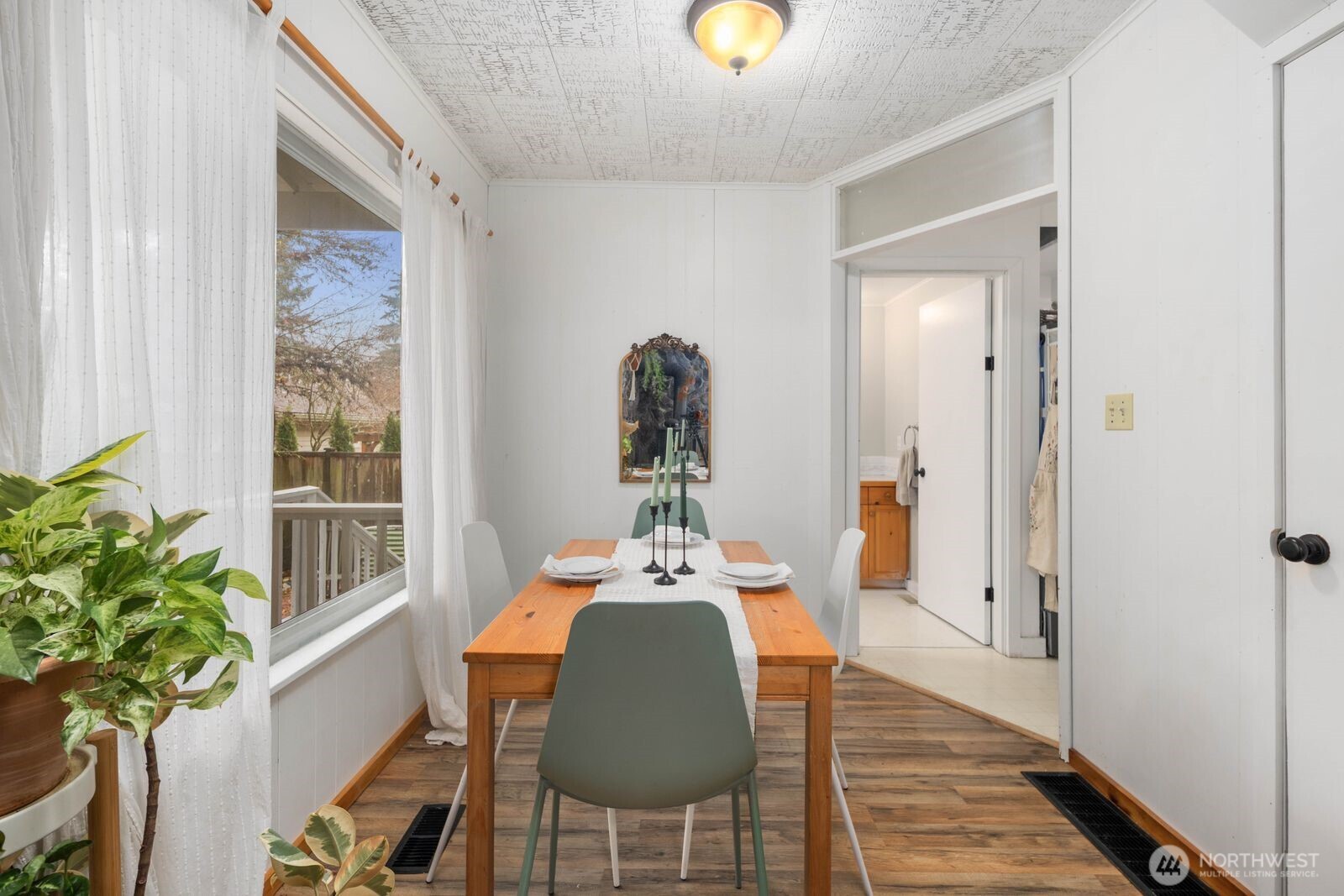 5724 Lowell Road Everett, WA 98203 - Photo 11 of 35