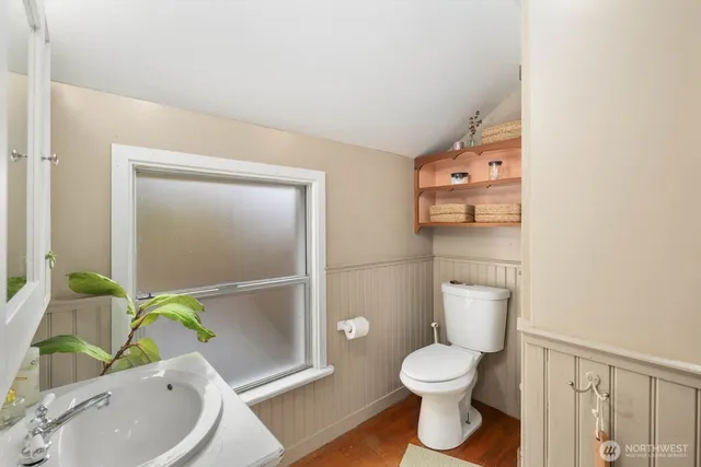 $599,999 | 5724 Lowell Road, Everett, WA 98203