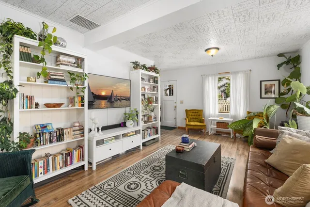 $599,999 | 5724 Lowell Road, Everett, WA 98203