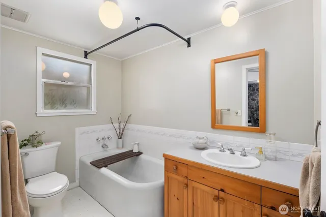 $599,999 | 5724 Lowell Road, Everett, WA 98203