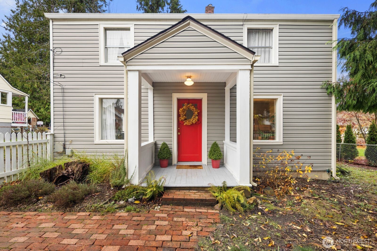 5724 Lowell Road Everett, WA 98203 - Photo 8 of 35