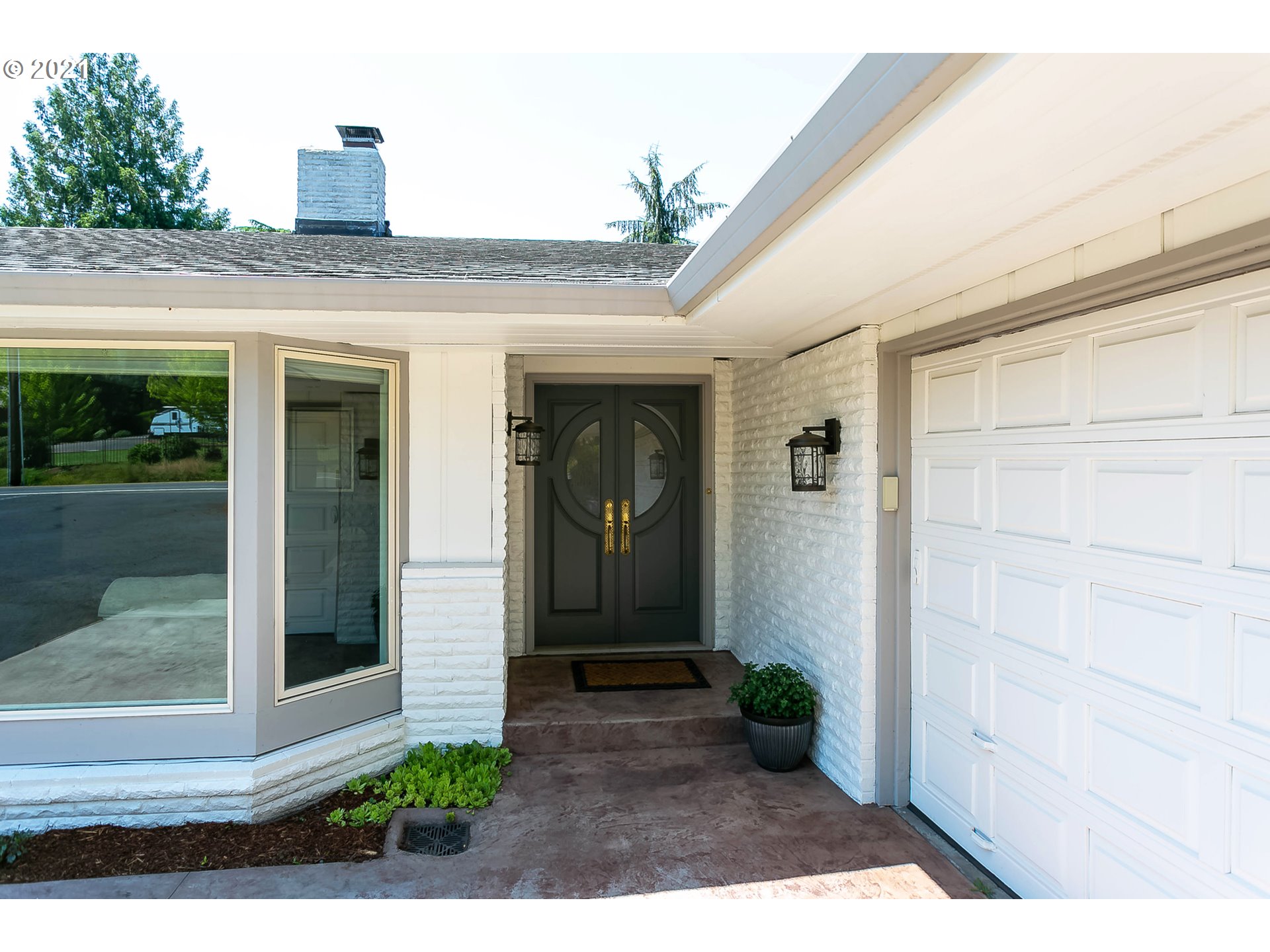 28353 Southwest Mountain Road West Linn, OR 97068 - Photo 5 of 32 Gallery Image 5