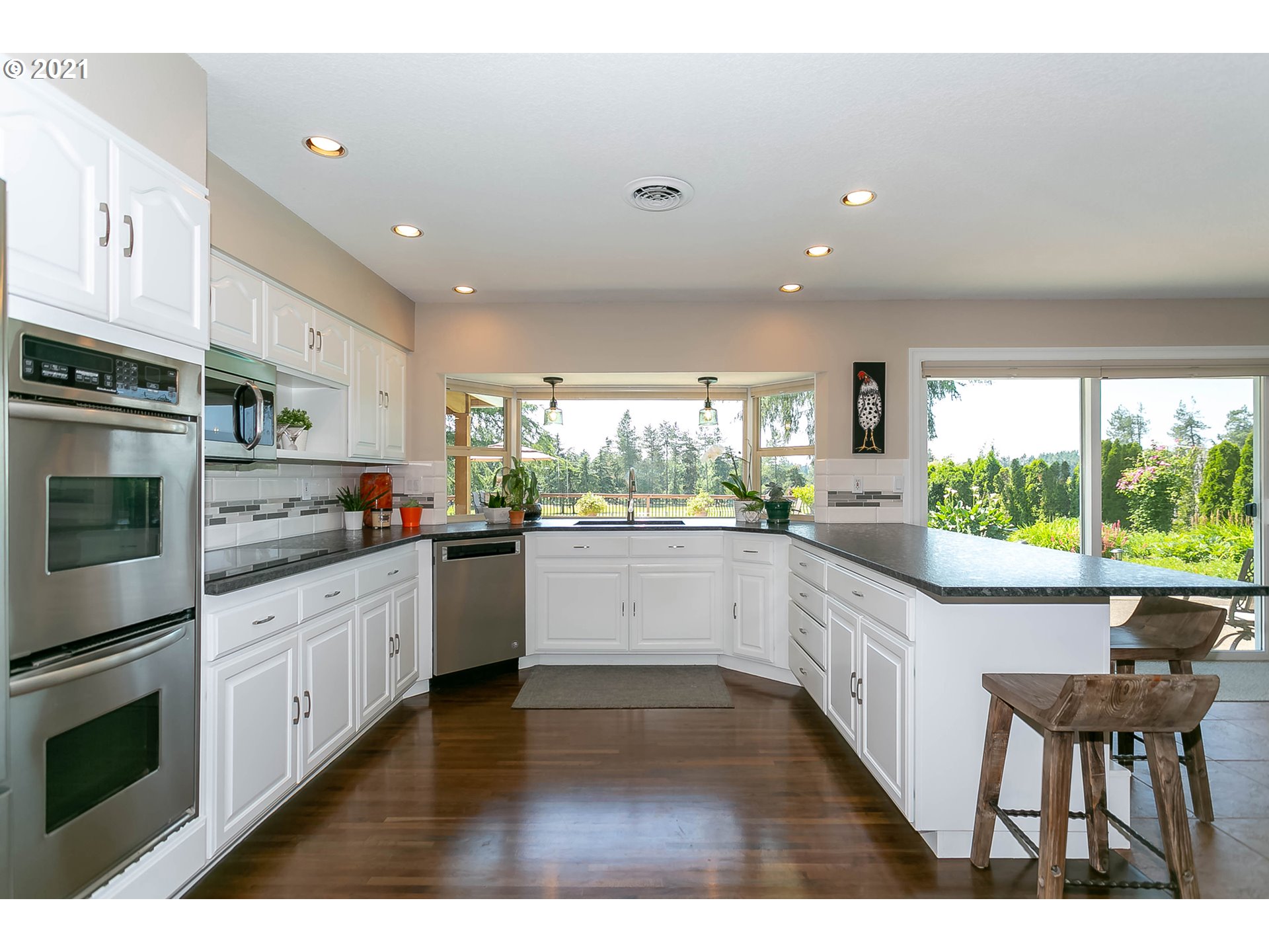 28353 Southwest Mountain Road West Linn, OR 97068 - Photo 8 of 32 Gallery Image 8