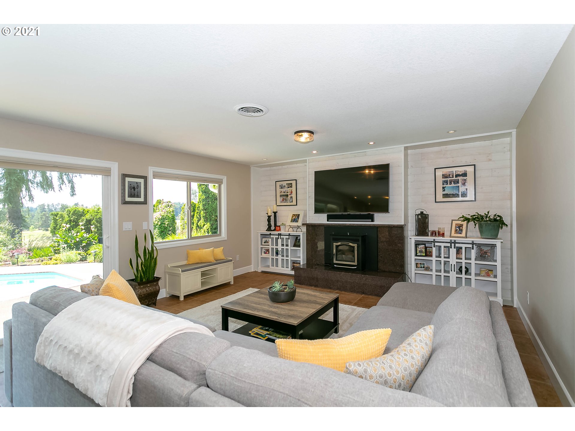 28353 Southwest Mountain Road West Linn, OR 97068 - Photo 10 of 32 Gallery Image 10