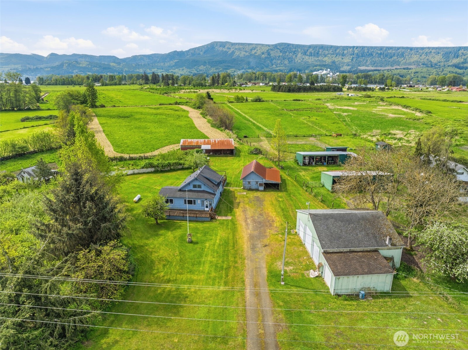 77 South Welcome Slough Road Cathlamet, WA 98612 - Photo 1 of 40