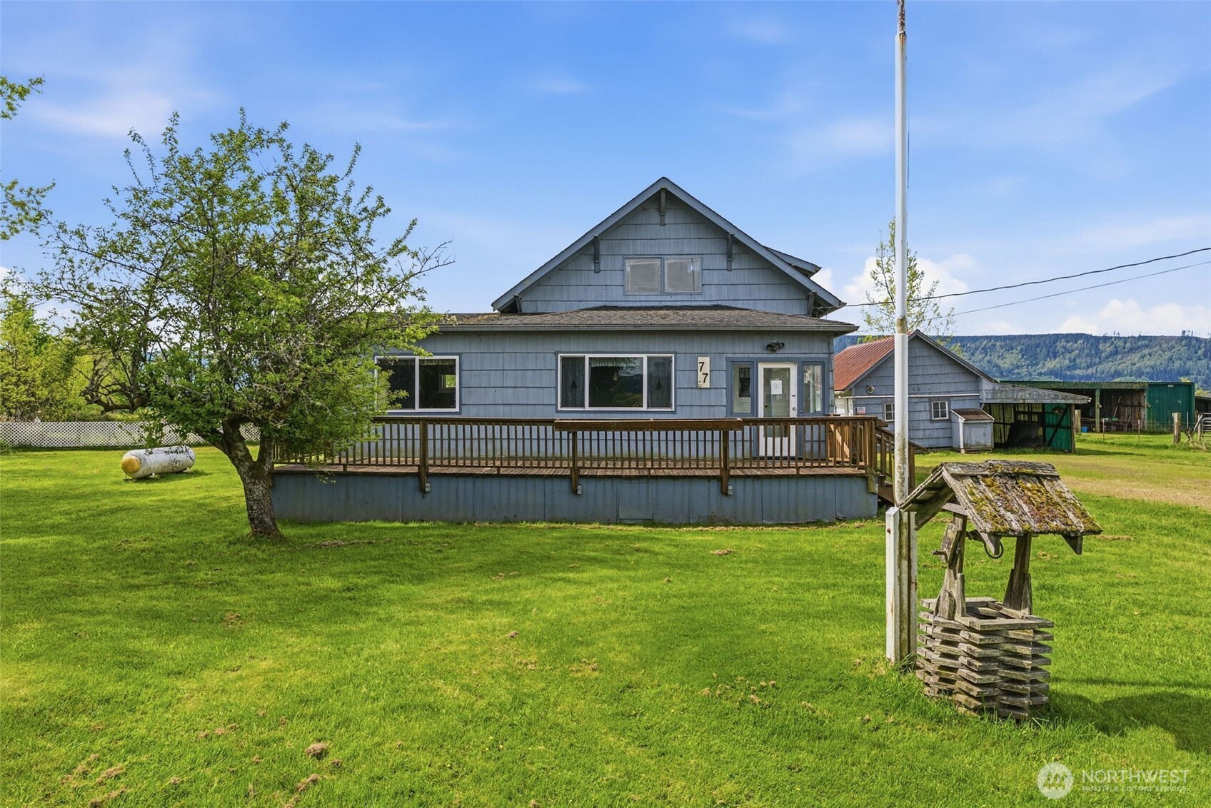 77 South Welcome Slough Road Cathlamet, WA 98612 - Photo 2 of 40