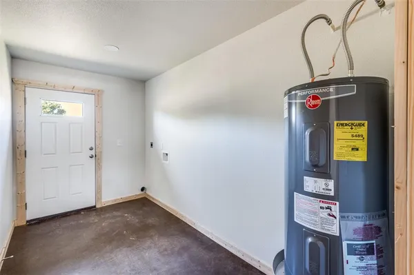 $1,300 | 19125-19131 Cabo Way, Unit 19127, Thackerville, OK 73459