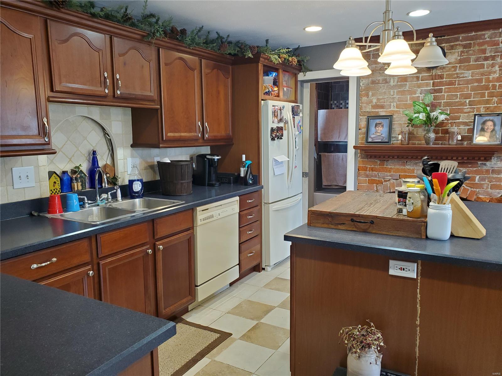9231 Fallview Road Baldwin, IL 62217 - Photo 13 of 46