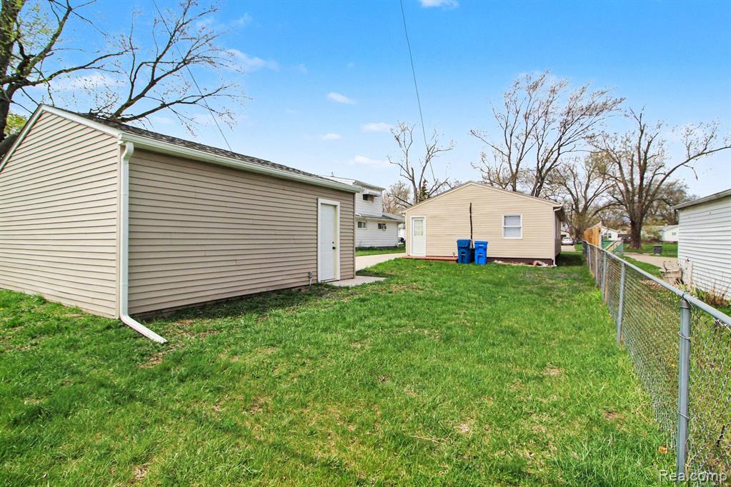 27025 Notre Dame Street Inkster, MI 48141 - Photo 3 of 27