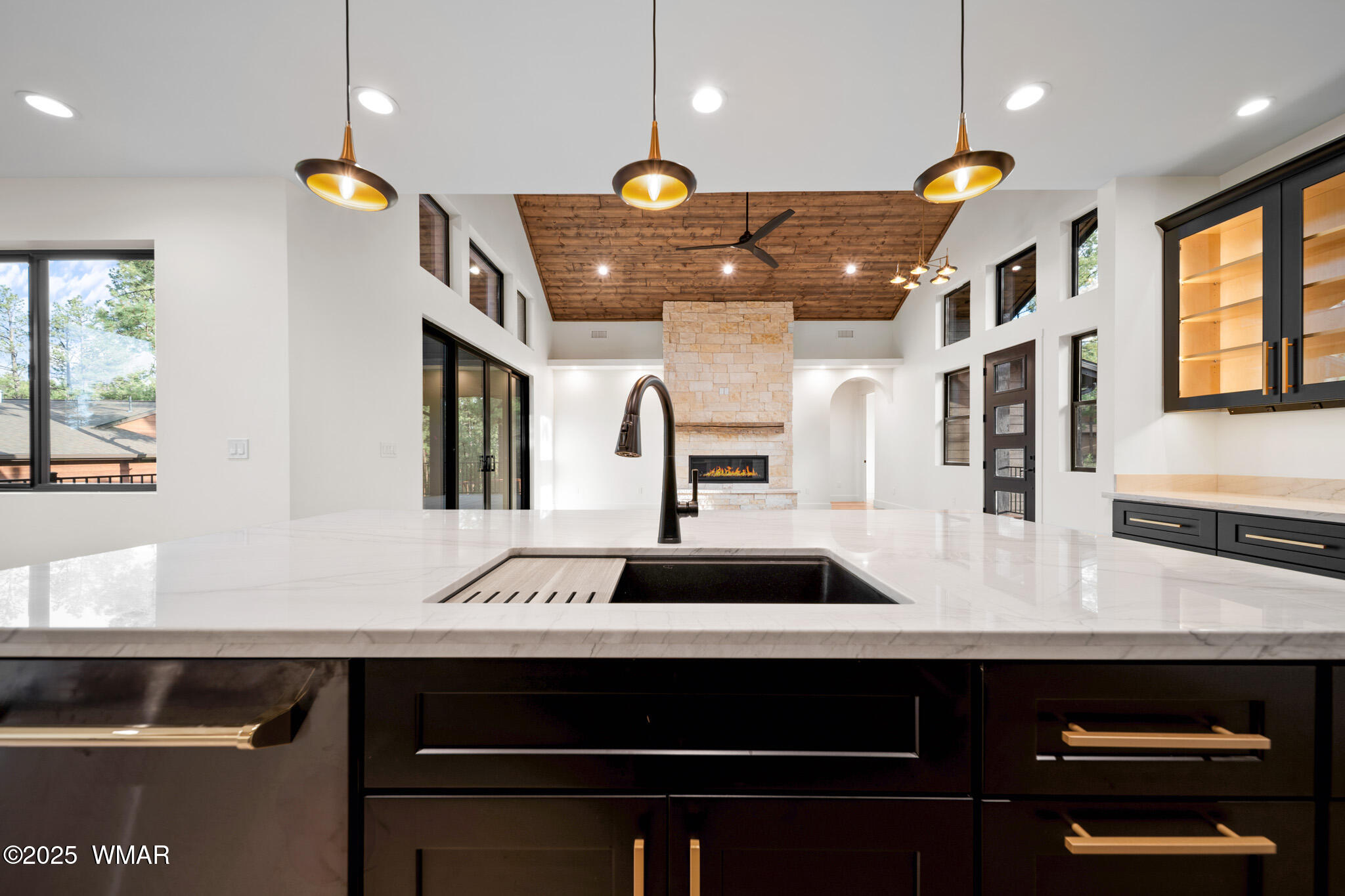 3030 West Alpine Rdg Road Show Low, AZ 85901 - Photo 23 of 62 Gorgeous Quartz Countertops
