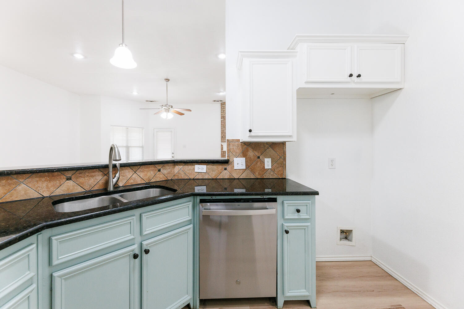 6906 37th Street Lubbock, TX 79407 - Photo 16 of 50 Kitchen
