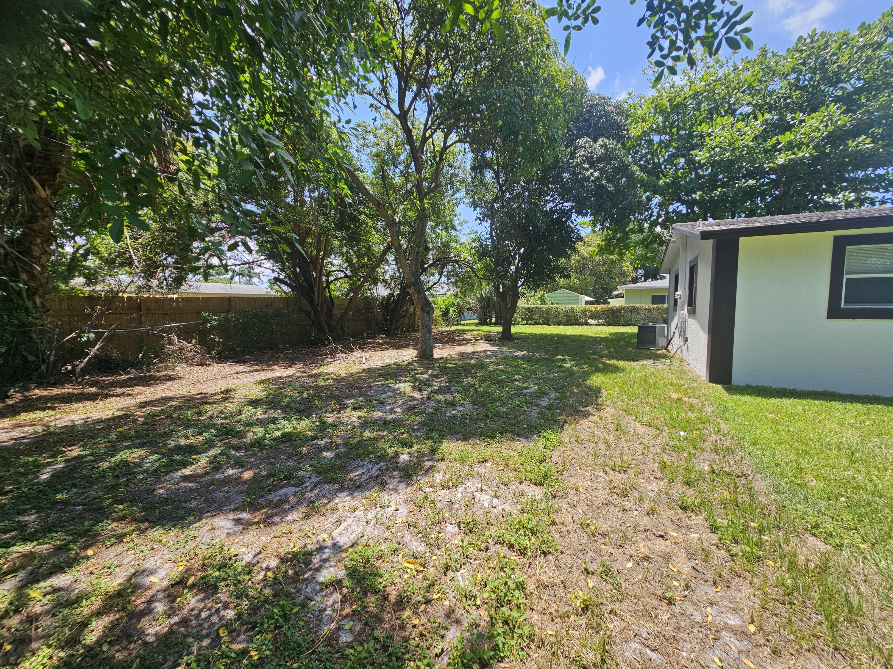 1605 West 10th Street Riviera Beach, FL 33404 - Photo 19 of 52 20260509_140426