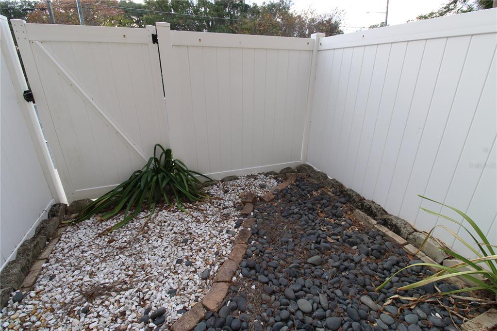 507 Northwest 39th Road, Unit 112 Gainesville, FL 32607 - Photo 15 of 23 a closeup of a plant