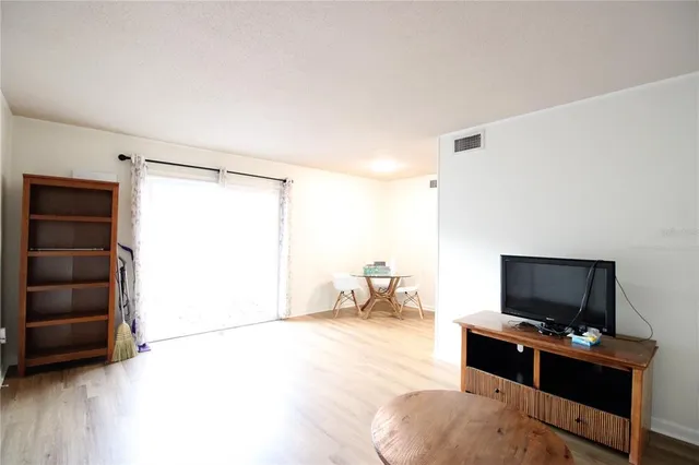 $1,250 | 507 Northwest 39th Road, Unit 112, Gainesville, FL 32607