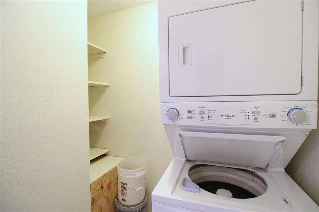 507 Northwest 39th Road, Unit 112 Gainesville, FL 32607 - Photo 9 of 23 a bathroom with a toilet sink and mirror