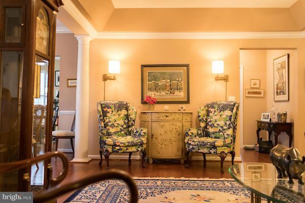 7305 Maplecrest Road, Unit 307 Elkridge, MD 21075 - Photo 7 of 28 Living Room