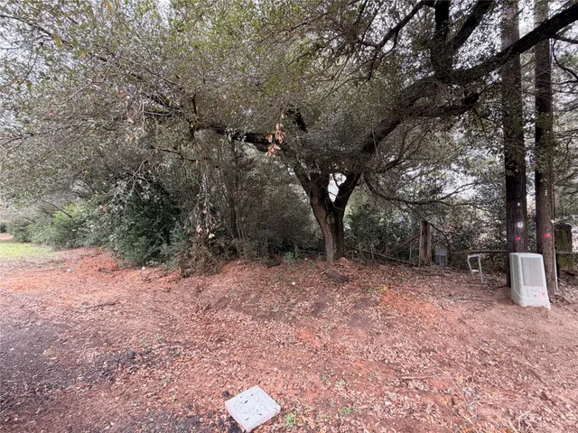 $100,000 | 13524 Farm-To-Market 2432, Willis, TX 77378