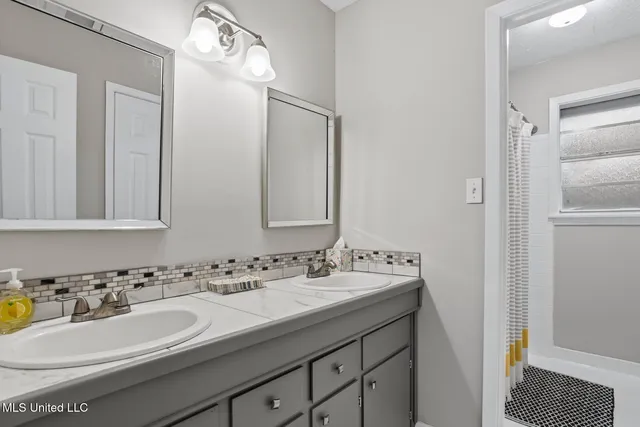 $210,000 | 908 Live Oak Drive, Clinton, MS 39056