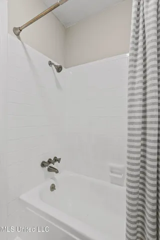 $210,000 | 908 Live Oak Drive, Clinton, MS 39056