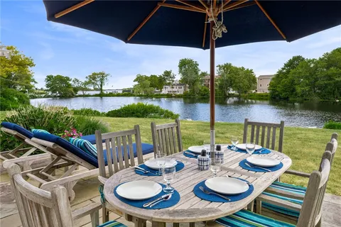 $1,995,000 | 19 Teal Drive, South Kingstown, RI 02879