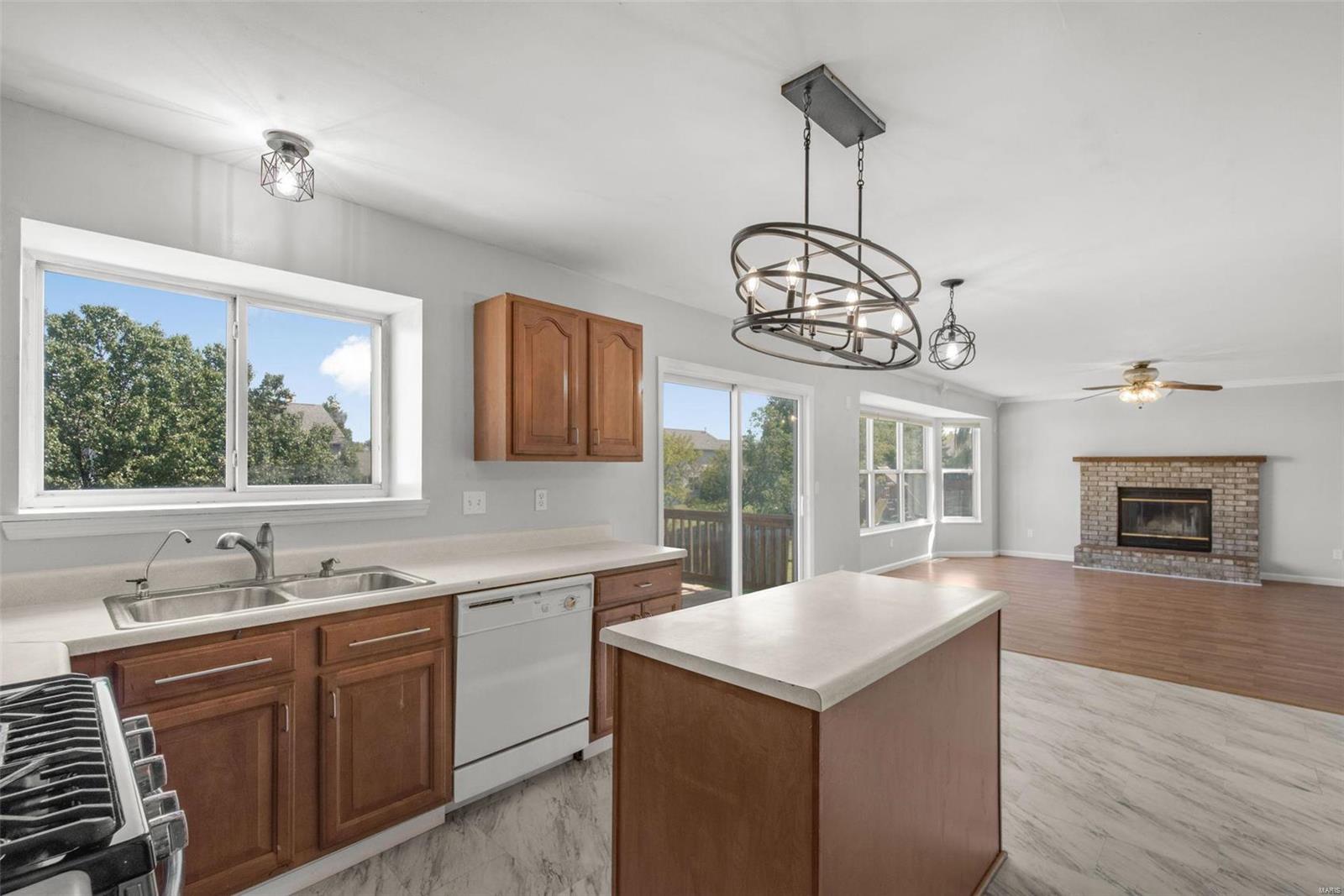 1172 Warm Winds Drive O'Fallon, MO 63366 - Photo 10 of 32