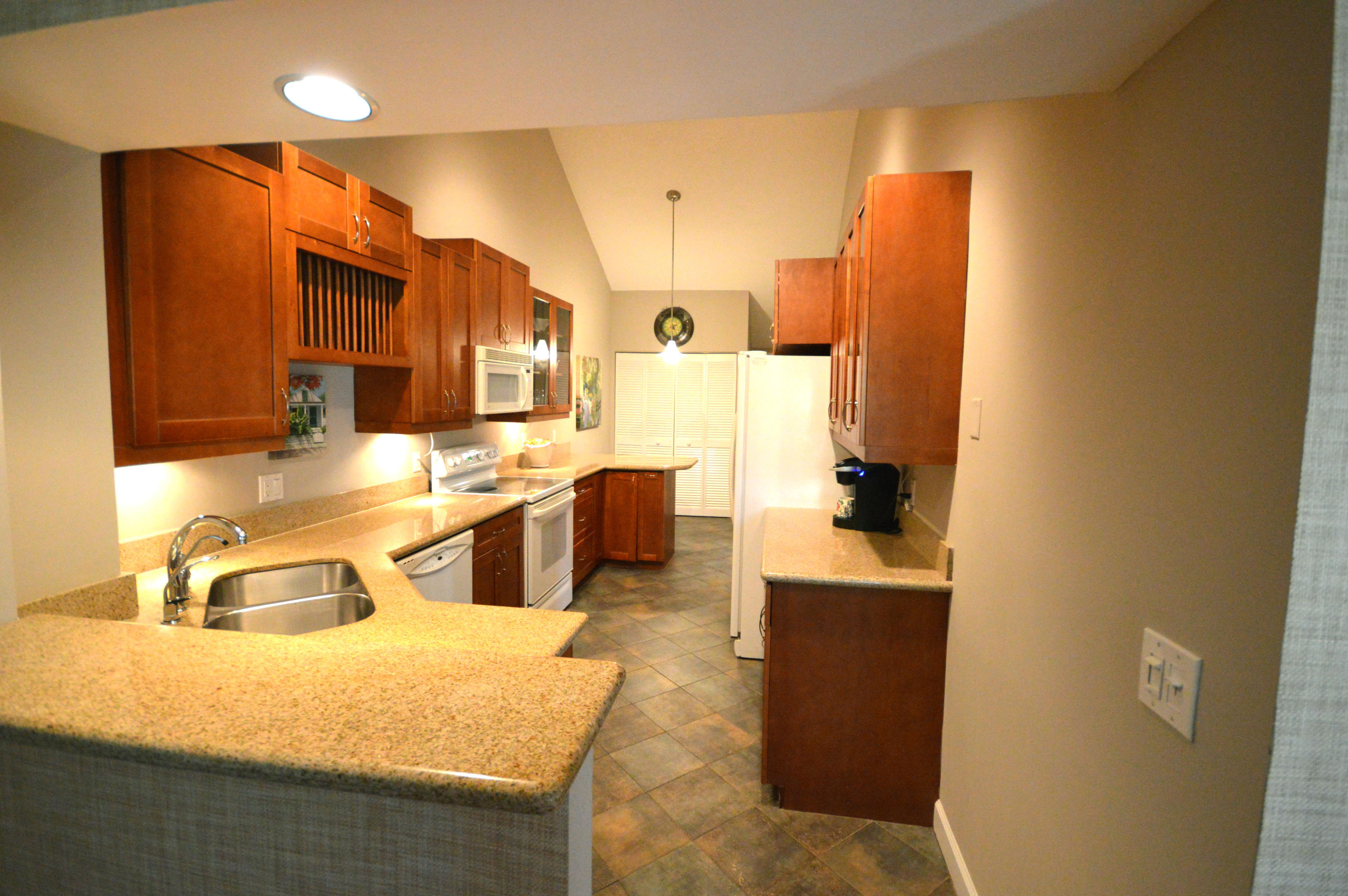 5170 Majorca Club Drive Boca Raton, FL 33486 - Photo 8 of 27 Kitchen