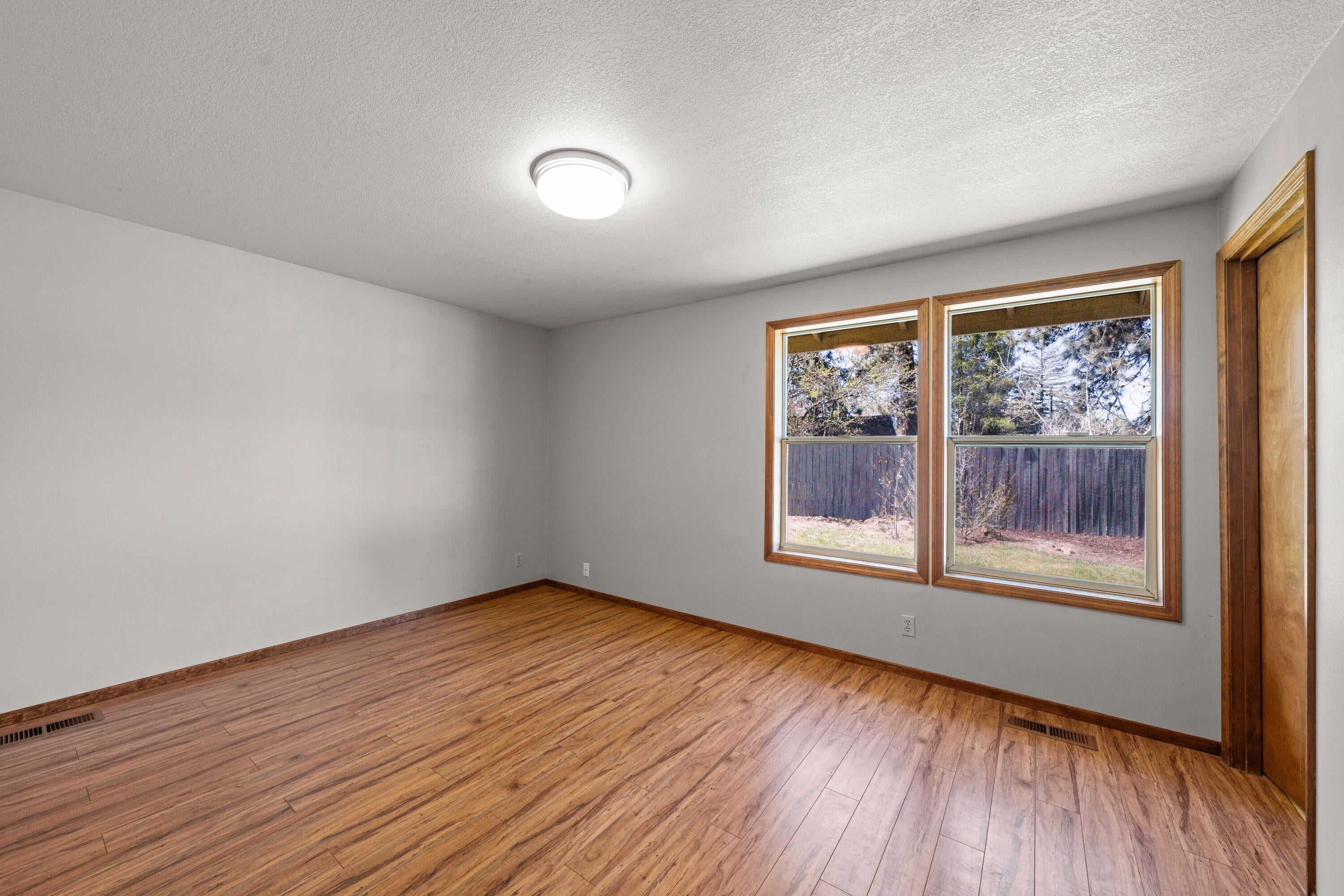 847 Northeast Jones Road Bend, OR 97701 - Photo 13 of 29 21-print-Riley_Visuals-21