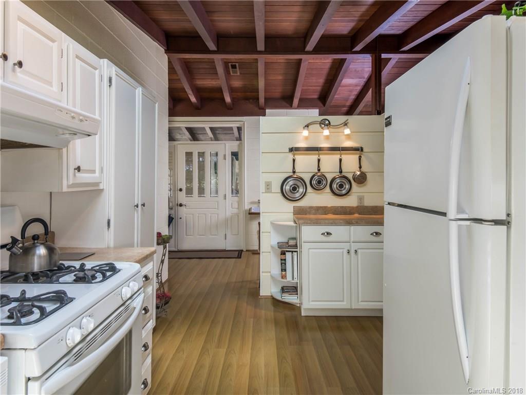 406 Balsam Road Hendersonville, NC 28792 - Photo 12 of 34 Gallery Image 12