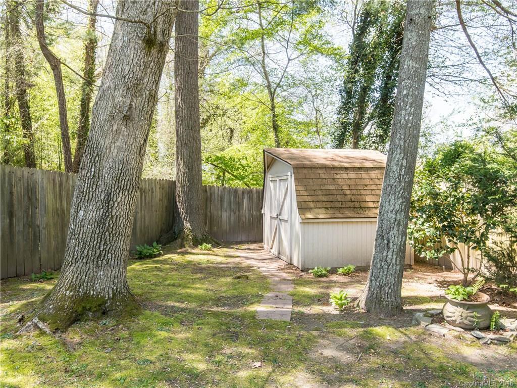 406 Balsam Road Hendersonville, NC 28792 - Photo 29 of 34 Gallery Image 29