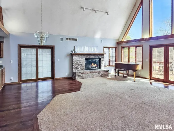 $359,000 | 9313 West Parks School Road, Princeville, IL 61559