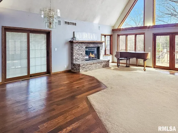 $359,000 | 9313 West Parks School Road, Princeville, IL 61559