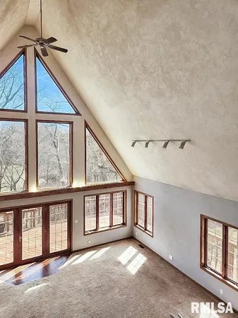 $359,000 | 9313 West Parks School Road, Princeville, IL 61559