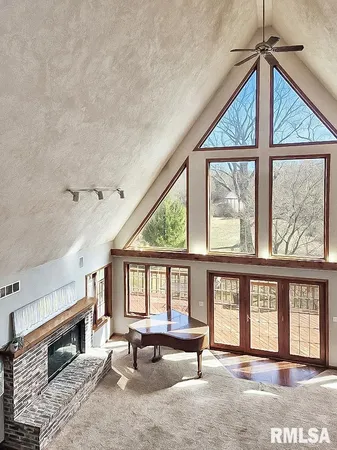 $359,000 | 9313 West Parks School Road, Princeville, IL 61559