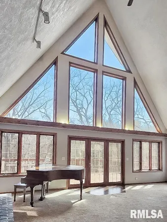 $359,000 | 9313 West Parks School Road, Princeville, IL 61559