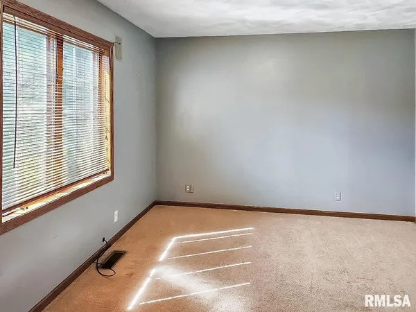 $359,000 | 9313 West Parks School Road, Princeville, IL 61559