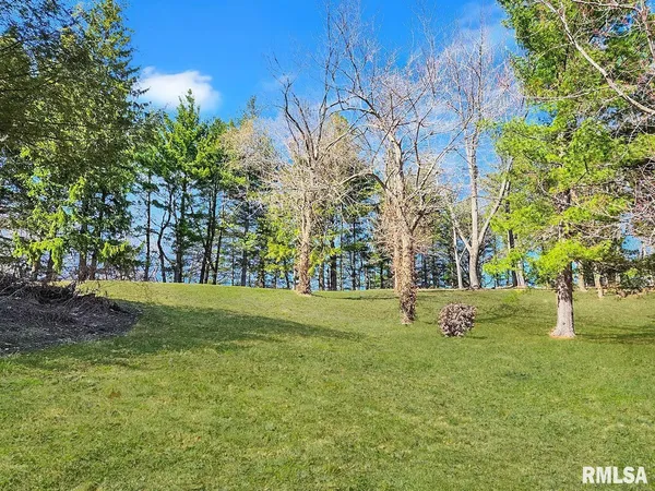 $359,000 | 9313 West Parks School Road, Princeville, IL 61559