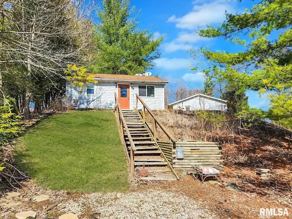 $359,000 | 9313 West Parks School Road, Princeville, IL 61559